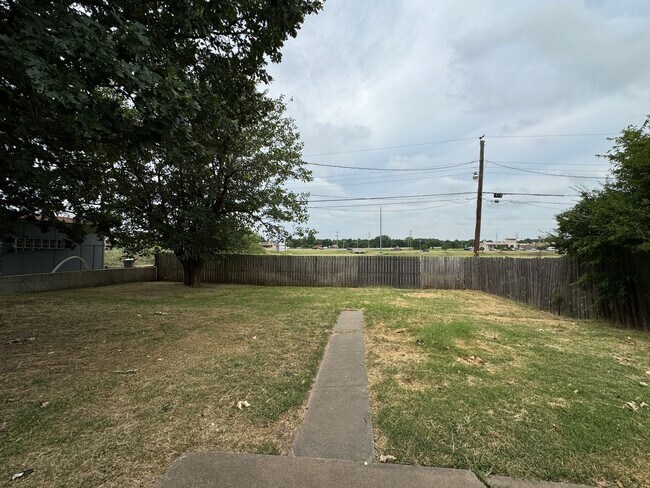 Building Photo - 1410 NW 50th St