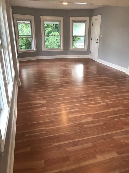 Building Photo - 107 Reservoir Ave