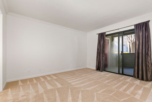 Building Photo - 1083 Shadowridge Dr