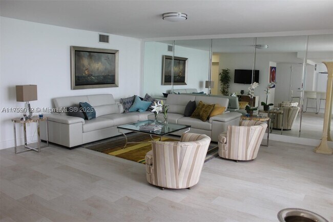 Building Photo - 881 Ocean Dr