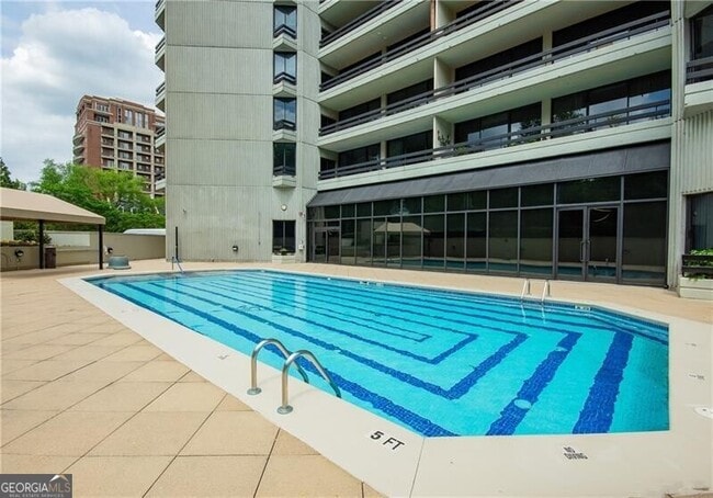 Building Photo - 2660 Peachtree Rd NW