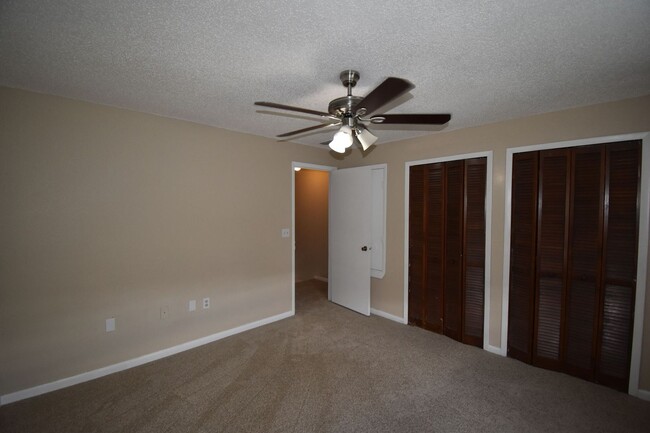 Building Photo - 2Bdrm 1.5Bath -- Townhome near UCF and Wat...