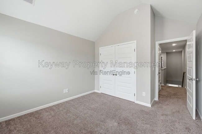Building Photo - 228 Linsmore Ave