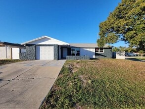 Building Photo - 6935 Alta Vista St