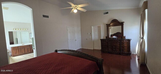 Building Photo - 6435 W Buckskin Trail