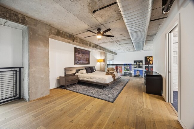 Building Photo - 2000 Bagby St