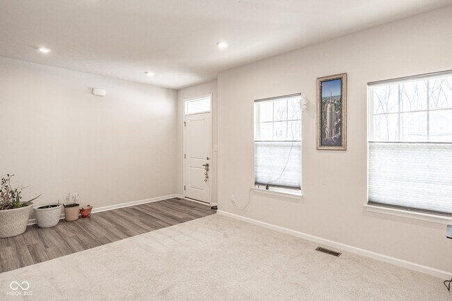 Building Photo - 453 Gathering Ln