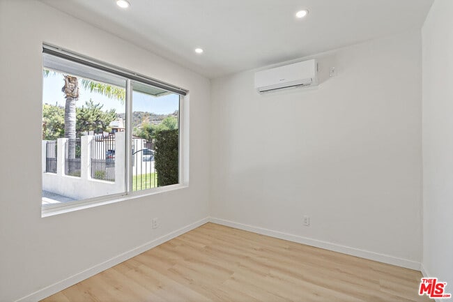 Building Photo - 23906 Darbun Dr