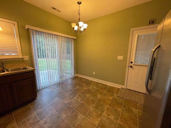 Building Photo - ADORABLE 3 BR, 2 BA HOME IN PLANTATION POINT! *SPRING CREEK SCHOOL DISTRICT*