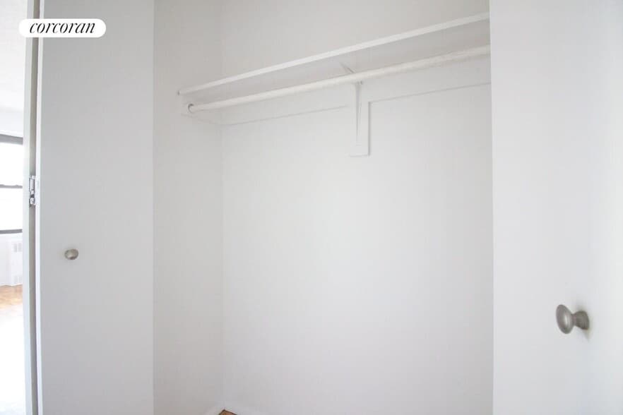 Building Photo - 175 W 90th St