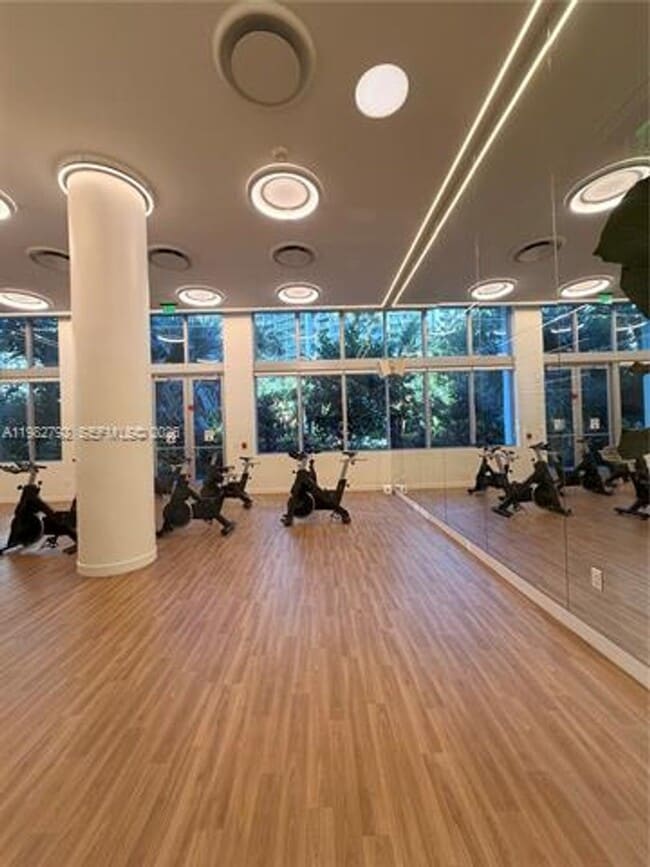 Building Photo - 1500 Bay Rd