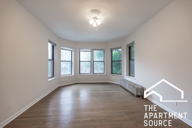 Building Photo - 7726 N Marshfield Ave
