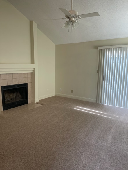 Building Photo - 3027 Yorktown Cir