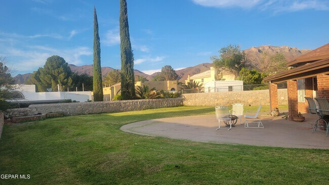 Building Photo - 6451 Loma De Cristo Dr