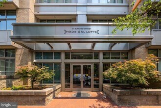 Building Photo - 811 4th St NW