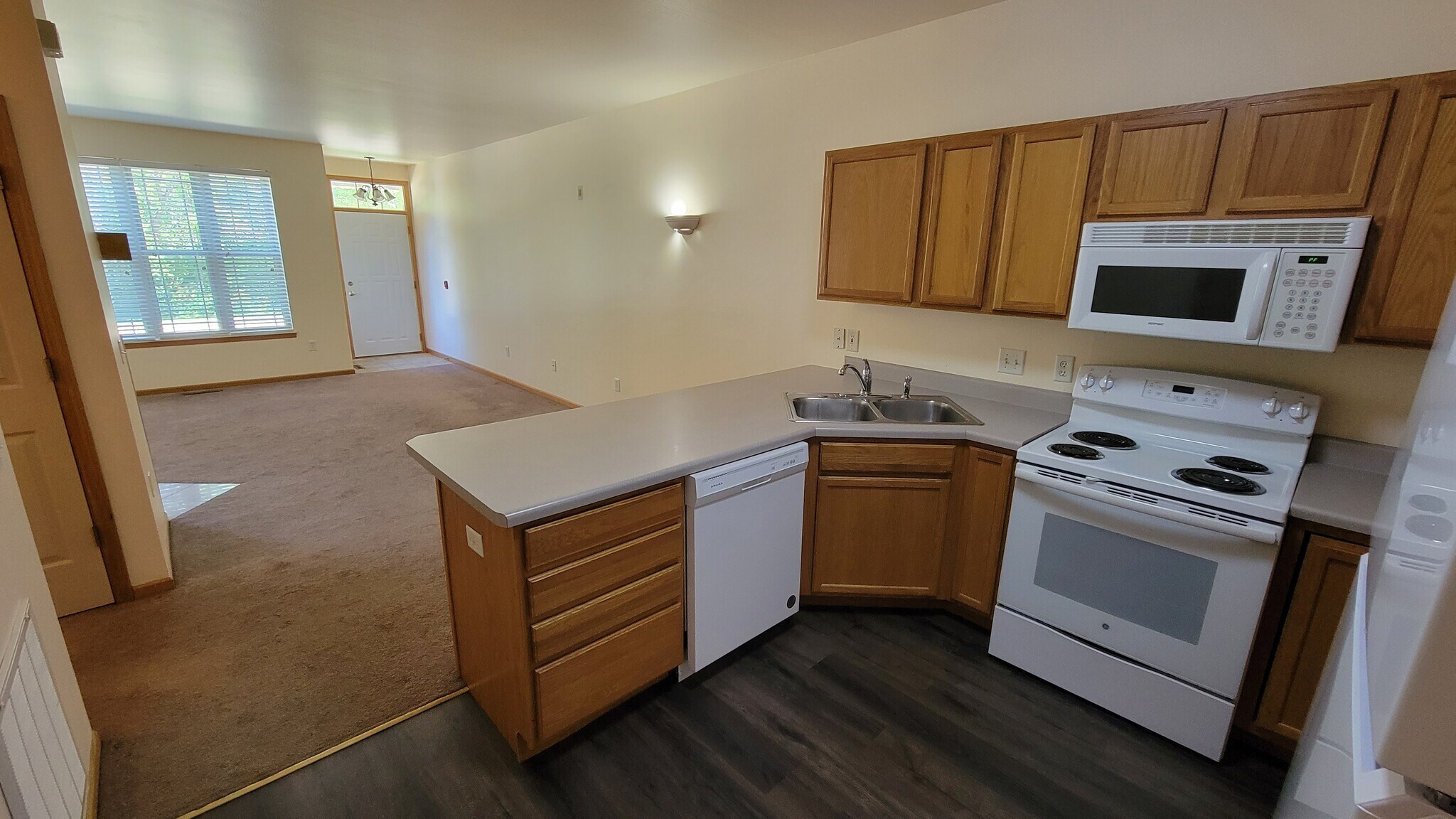 Building Photo - 6655 Windsor Commons Ave