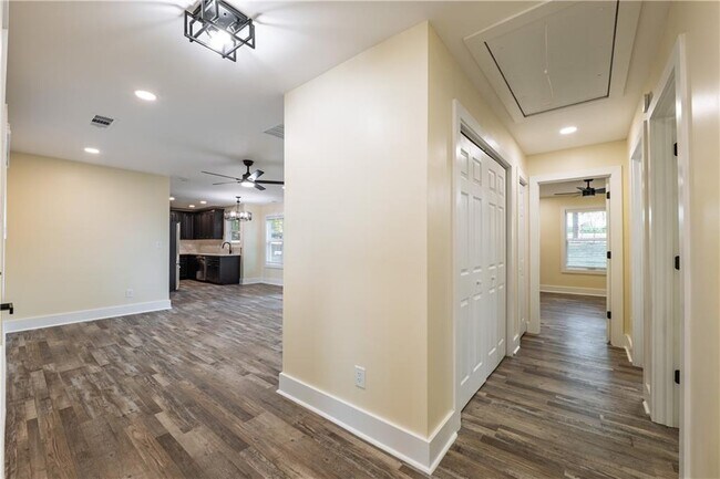 Building Photo - 42 Arnold Rd