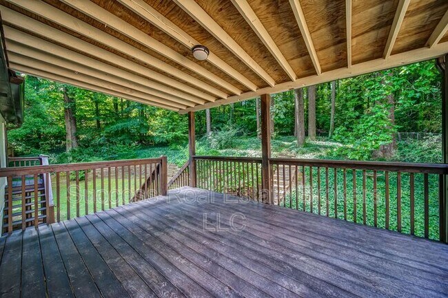 Building Photo - 4734 N Springs Rd NW