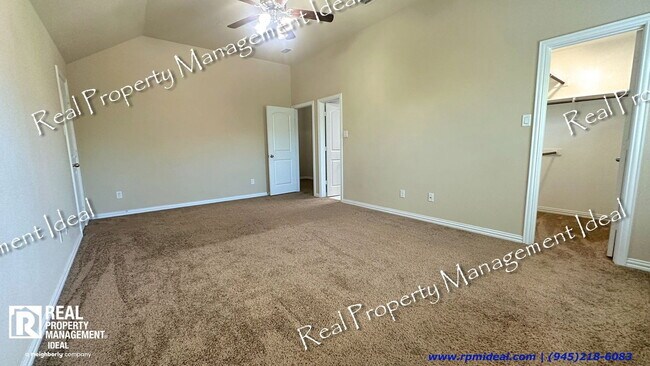 Building Photo - 304 Basil St