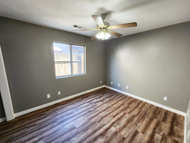 Building Photo - 8608 Hoodsport Ave