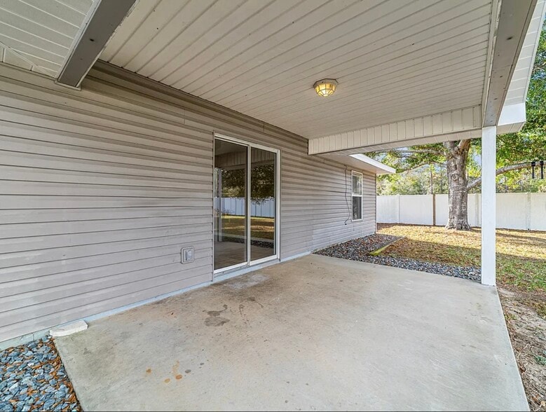 Building Photo - 6930 Bahia Rd