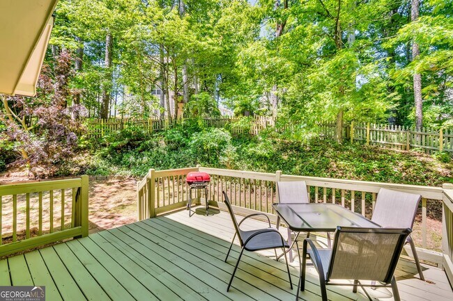 Building Photo - 2145 Lindley Ln