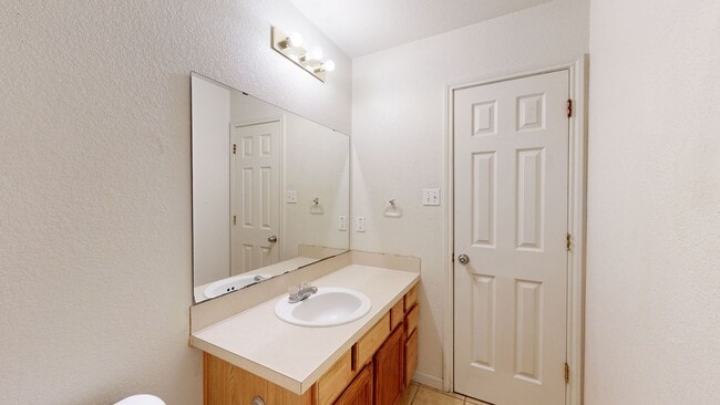 Building Photo - ALL TILE DUPLEX IN HARKER HEIGHTS!!!!!