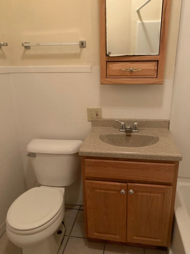 Building Photo - 230 Hudson St