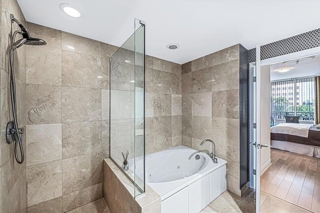 Building Photo - 550 Okeechobee Blvd