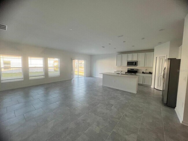 Building Photo - 4964 Worchester Dr