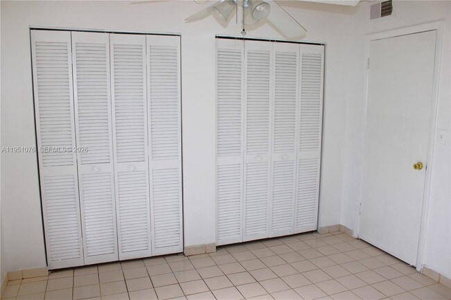 Building Photo - 2260 W 55th St