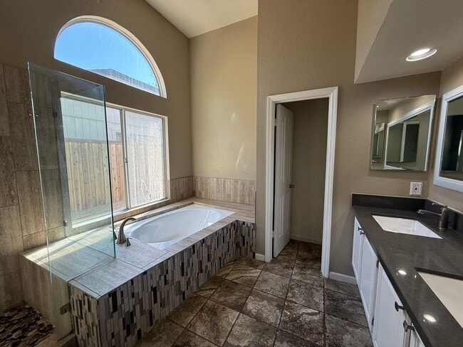 Building Photo - 5604 Adobe Rd