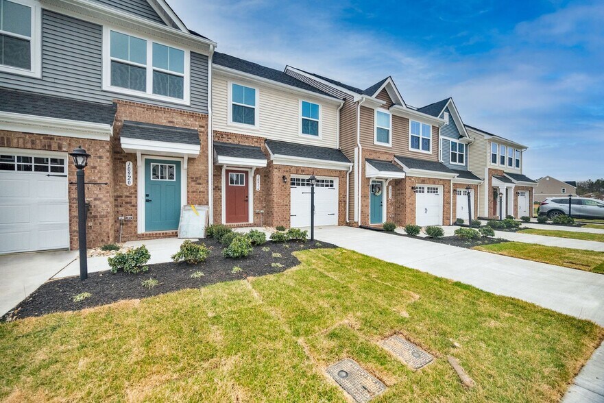 Building Photo - 10916 Genito Sq Dr
