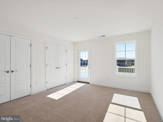 Building Photo - 25041 Tanager Ln