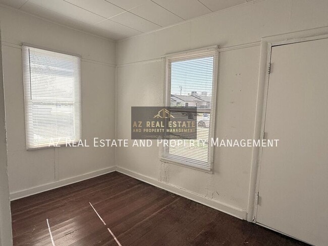 Building Photo - 3809 N 9th Pl