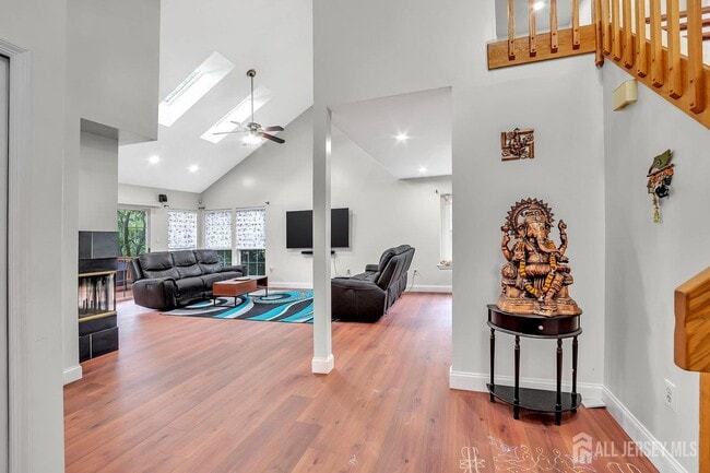 Building Photo - 10 Sawgrass Ct