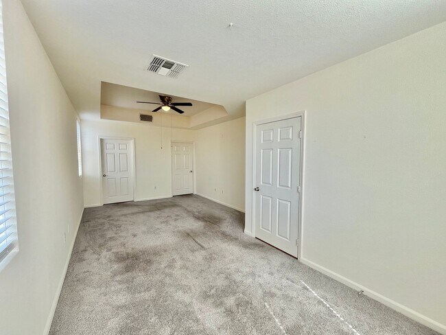 Building Photo - Spacious 2 Bedroom High-Rise Condo with Resort-Style Amenities & Oversized Balcony