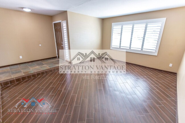 Building Photo - 944 W Meseto Ave