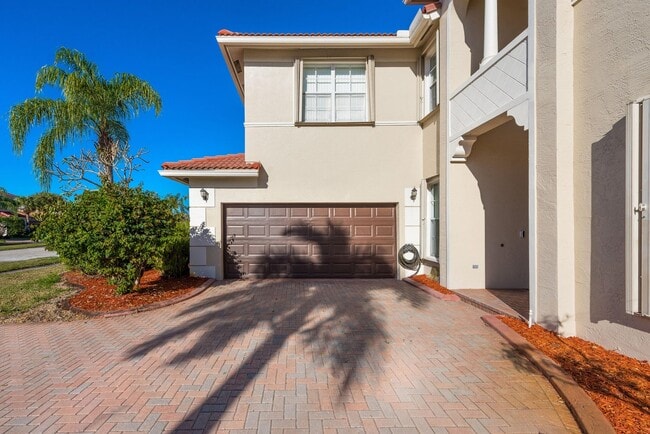 Building Photo - 102 Ibisca Terrace