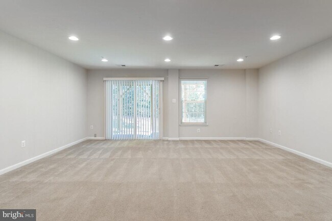 Building Photo - 7672 Timbercross Ln