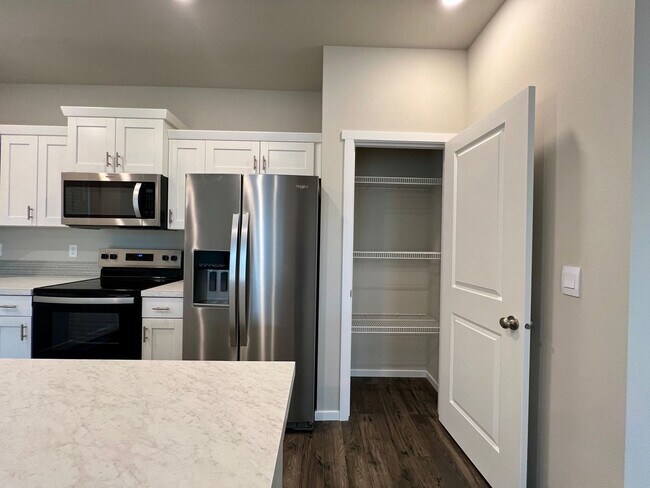 Building Photo - 3105 Wrangler Dr