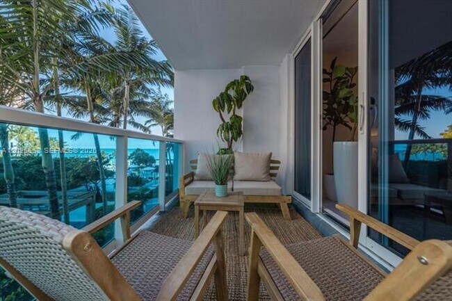 Building Photo - 2301 Collins Ave