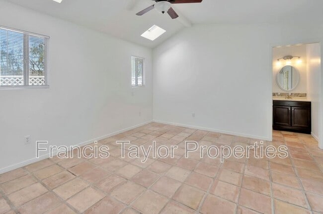 Building Photo - 1512 S Stage Coach Ln