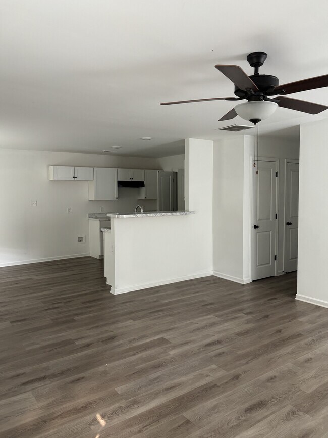 Building Photo - 4534 Beacon Hls Dr