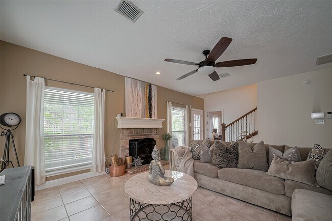 Building Photo - 18914 Hikers Trail Dr