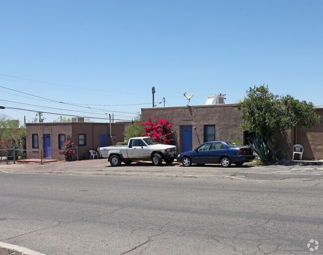 Primary Photo - 7 Apartments & Industrial Bldg