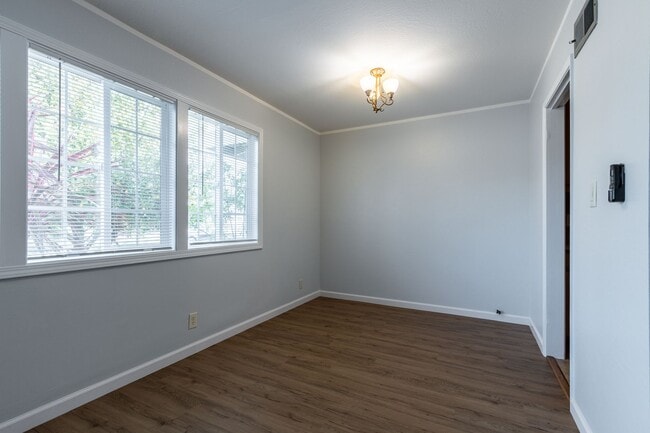 Building Photo - Beautiful & bright 3 bed / 2 Bath San Brun...