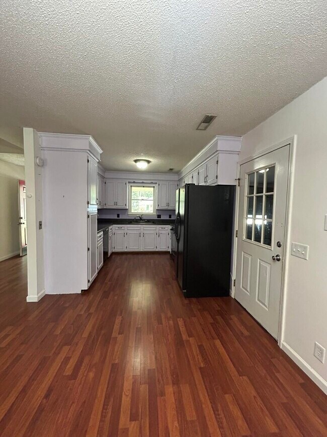 Building Photo - 1310 Crowndale Dr