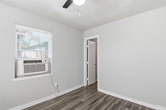 Building Photo - 6318 Laramie St