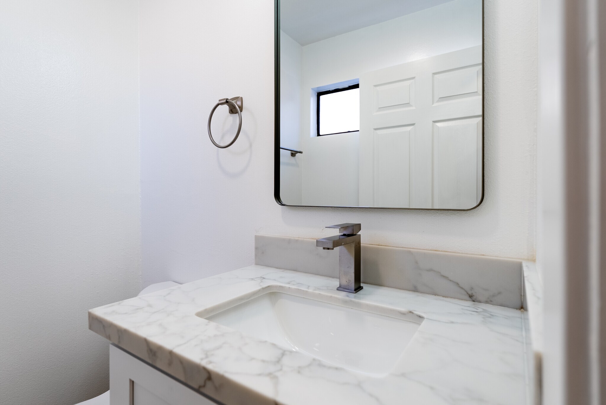 Building Photo - 123 S Roosevelt Ave